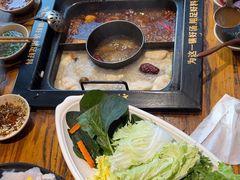 -老牌坊云南鱼豆花火锅(爱建店)