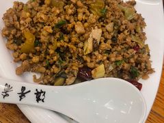 云南酸菜炒肉沫-滇香肴·云南菜蒸汽石锅鱼(云南北路店)