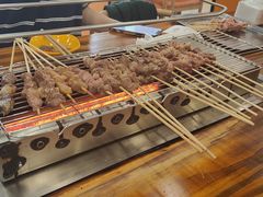-哈尔滨小酒馆·鲜肉现穿自助烧烤(康新花园店)