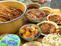-拈签一笑黄牛肉辣卤串串