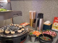 -围炉肉舍•炭烤活鳗•丹东海鲜烤肉(步行街店)