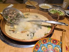 -洱火云南酸菜牛肉火锅(石景山当代商城店)