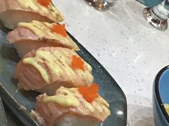 金枪鱼芝士寿司卷-金正海悦大酒店·法式铁板烧·演绎(海悦天地购物广场店)