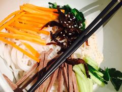 -云海肴·汽锅鸡·云南菜(天山百盛优客店)