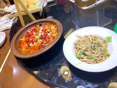 -东口码头·烧鸽子·鱼头泡饼·地方菜(金鹰悦城店)