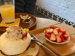 草莓松饼-春风十里咖啡馆