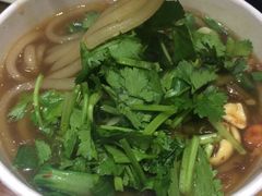 -郎吞虎咽酸辣粉(第一桥店)