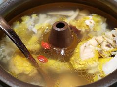 -云海肴·汽锅鸡·云南菜(天山百盛优客店)