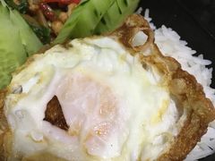 罗勒叶辣炒长豇豆鸡丁盖浇饭-simply thai天泰(长泰广场店)