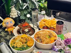 -W COLLECTIVE  DESSERT SHOP