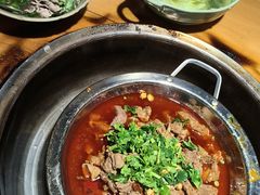 -大众跷脚牛肉馆·非遗传承单位(峨眉山店)