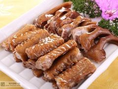 -老乡村美食农庄