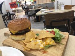 MOO特製澳洲和牛漢堡包(五成熟)-MOO Beef Cafe