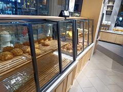 面包甜点陈列柜-大苹果面包生日蛋糕(创新店)