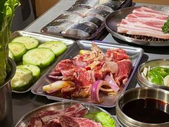 -围炉肉舍•炭烤活鳗•丹东海鲜烤肉(步行街店)