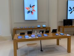 -Apple Store(Brisbane)