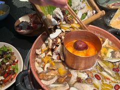 -菌自由丨野生菌火锅特色庭院餐厅(丽江古城店)