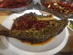 金牌臭白鲢-陈帅夜排档·龙虾·炒菜·烤串(世茂店)