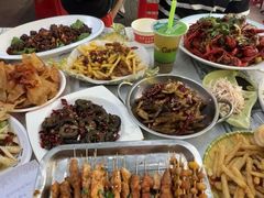 -江城燕子大排档(江汉路步行街店)