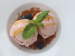 草莓冰淇淋-杭州桐庐康莱德酒店西餐厅-舍