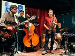 -东岸Cafe 爵士俱乐部