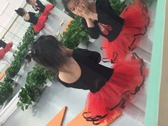 -炫艺舞蹈培训中心(枫尚奥特莱斯店)