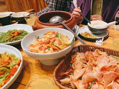 -老滇山寨•云南特色菜•地方菜•民族风情歌舞表演(金碧店)