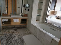 -上海漕河泾万丽酒店