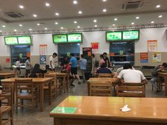 -华中科技大学东三学生食堂