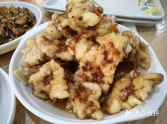 在「北京路步行街」商圈有家东北菜有点名气，分量味道都
