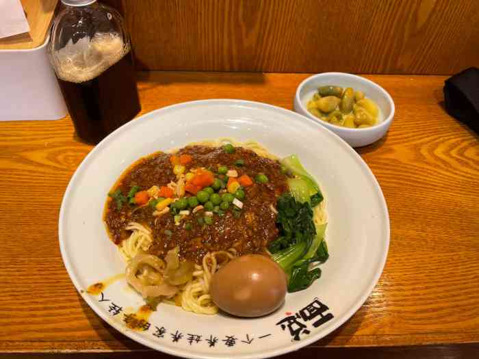 周末和大姐一起去了广济寺那天吃斋饭的人太多了把我俩都吓着了就寻觅