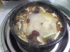 -南渝食府.墨脱石锅松茸鸡
