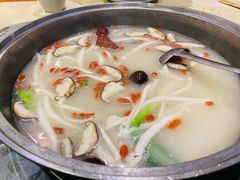 松茸鱼骨汤-食玉轩临江鱼捞
