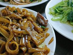 炒牛河-美食店(华贵路店)