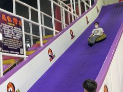 -嘿哟动霸CHUA·新潮玩运动娱乐中心·蹦床滑冰团建乐园