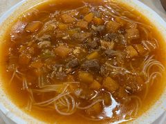 番茄牛尾米線-喜莲咖啡