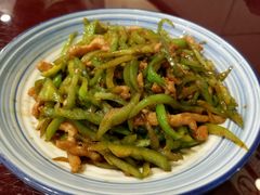 尖椒小炒里脊丝-宏状元现熬粥·京味菜(黄寺大街店)