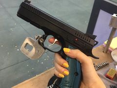 -都市枪神实弹射击俱乐部