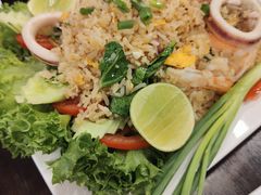 -J Daeng Seafood