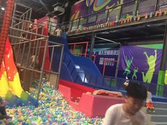 -超人空间竞技场·轰趴团建蹦床主题公园