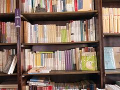 -荒岛书店(黄县路店)