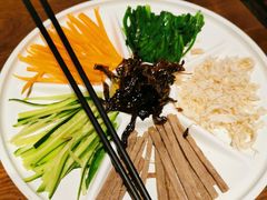 -云海肴·汽锅鸡·云南菜(天山百盛优客店)