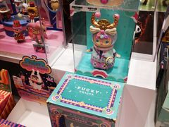 -泡泡玛特POPMART(蓝色港湾店)