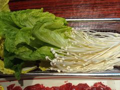 蔬菜拼盘-沙胆彪炭炉牛杂煲(上海日月光广场店)