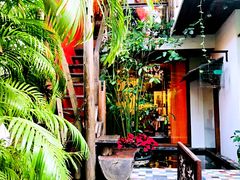 -Cuc Gach Quan Restaurant