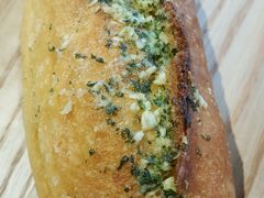 法式蒜香面包-Dough&Joe团憩(瑞虹天地月亮湾店)