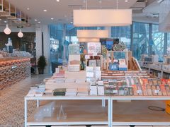 -猫的天空之城概念书店(北戴河蔚蓝海岸店)