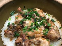 滑鸡排骨煲仔饭-红星光发煲仔饭(文海店)