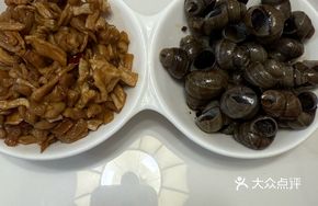 Stewed Small Snails in Sauce