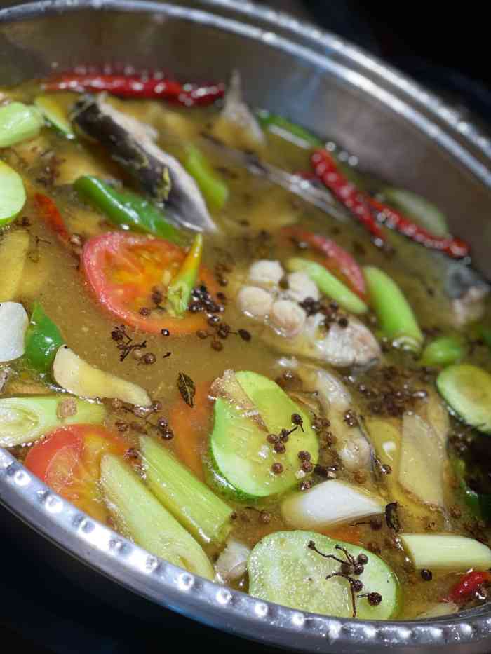 清溪贡椒鱼(牡丹街店)-"环境是居民区一楼改的,三室,可以坐很多人.